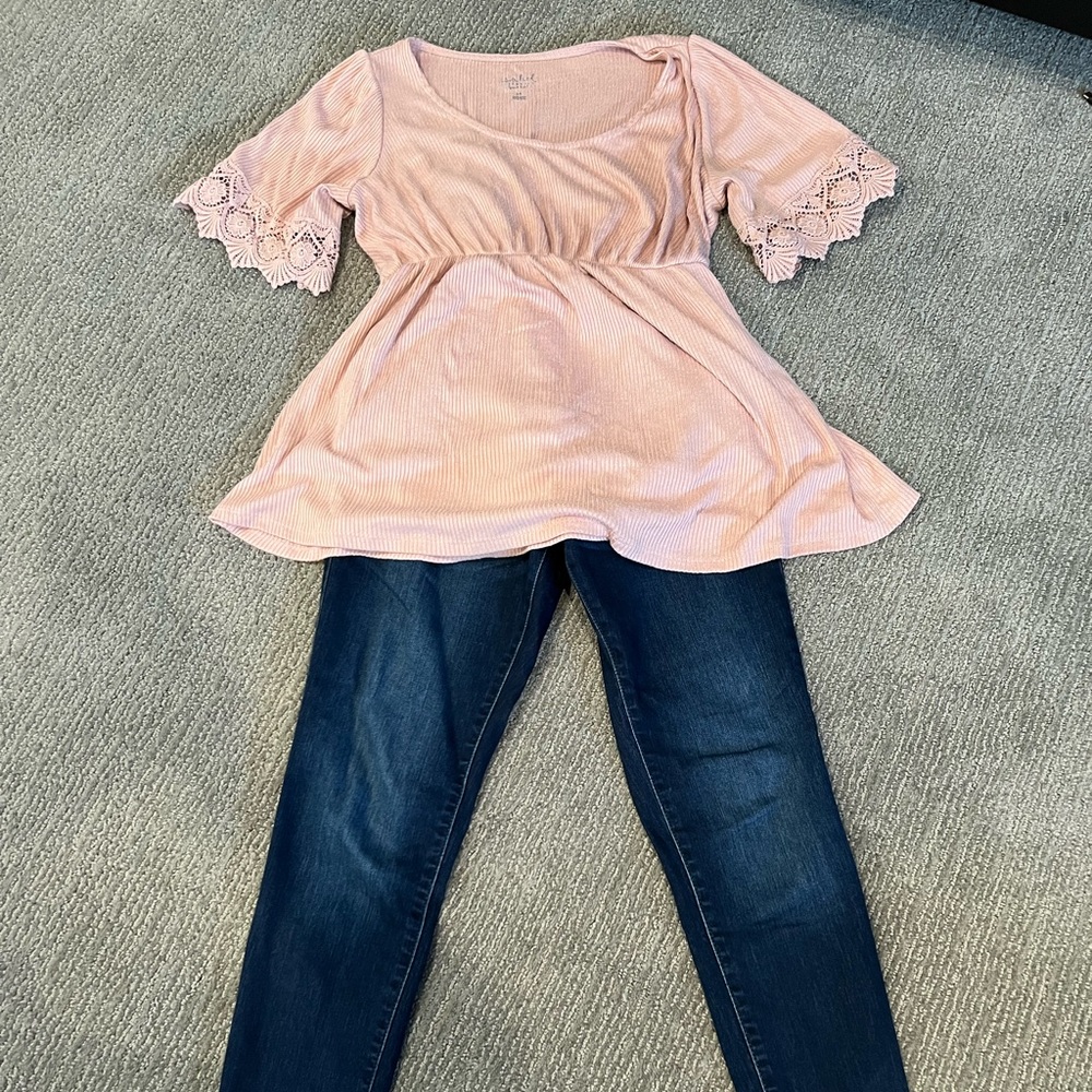 Maternity clothes lot